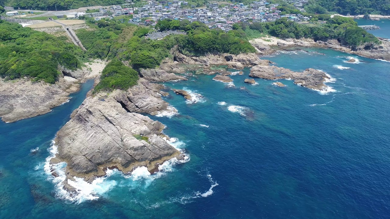 ドローン空撮：高知県足摺岬周辺の松尾漁港から鵜ノ岬周辺