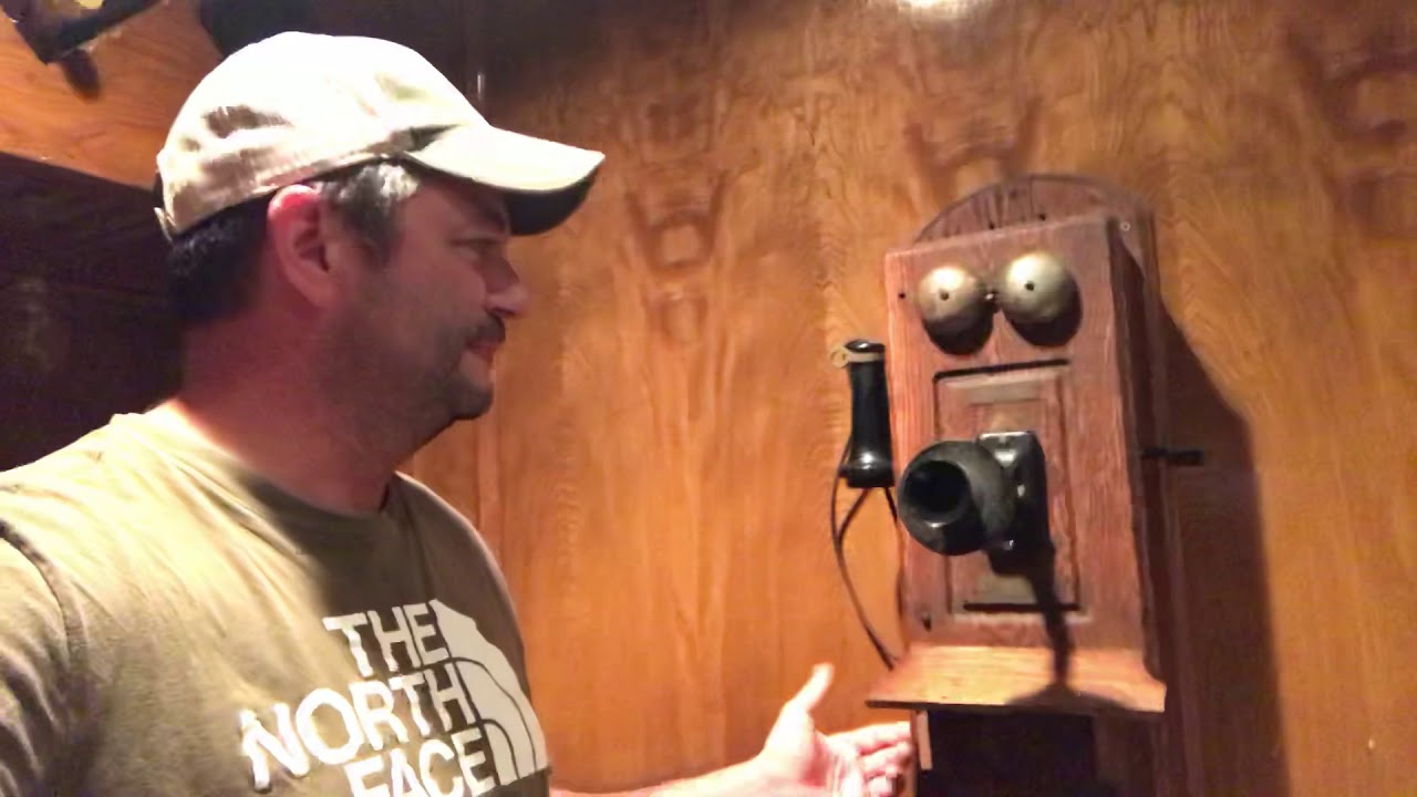 Working Wood Wall Telephone