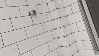 Meia esquadria ou famoso corte 45°, em pilar fora de esquadro. Mão de obra Mineirinhos acabamentos