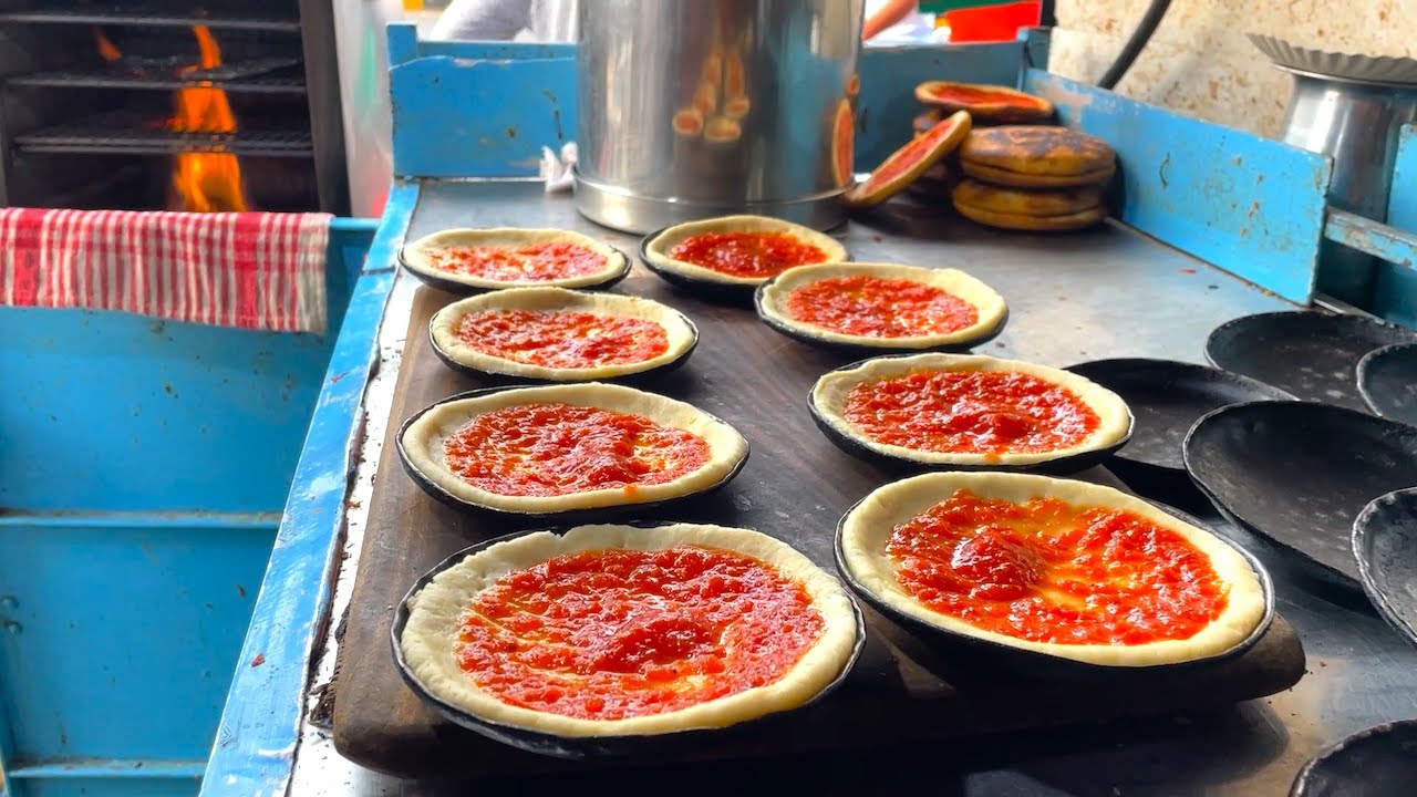 Famous Desi Pizza of Ahmedabad | Indian Street Food