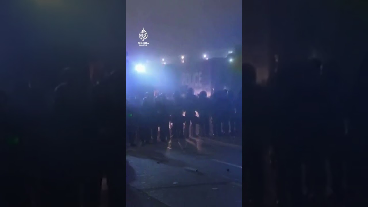 اشتباكات بين المتظاهرين والشرطة، واعتقال عدد من الأشخاص
