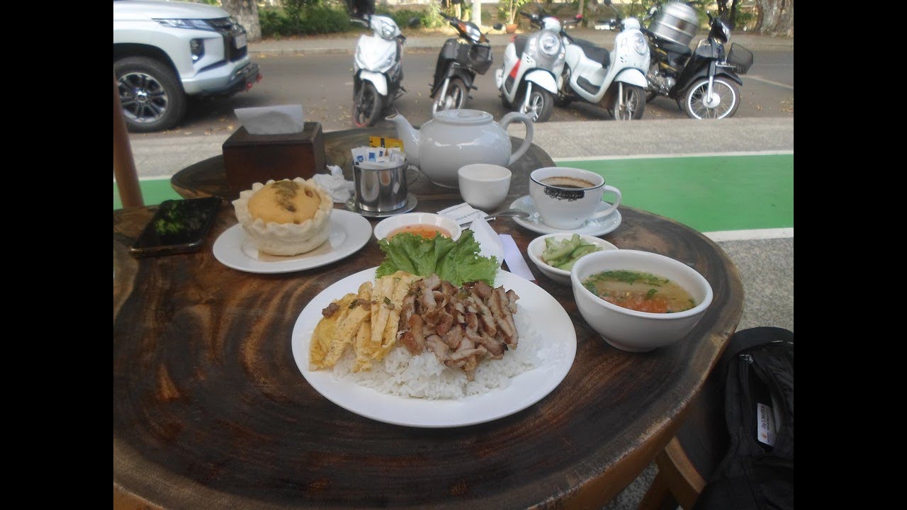 Siem Reap,  Cambodia - Morning walk to Pub Street, breakfast and coffee.....
