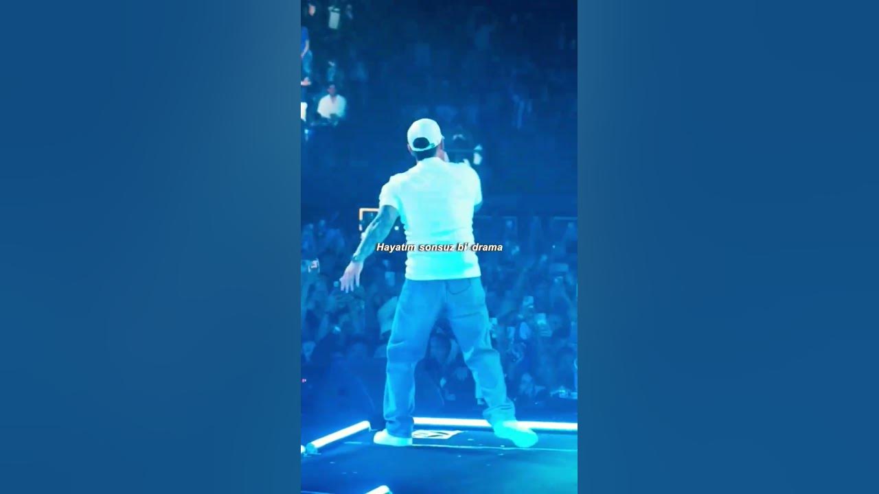 Ati242 "İtaly Forma” şarkısının canlı performans videosu yayınlandı. Ati242 "İtaly Forma” şarkısının canlı performans videosu yayınlandı.