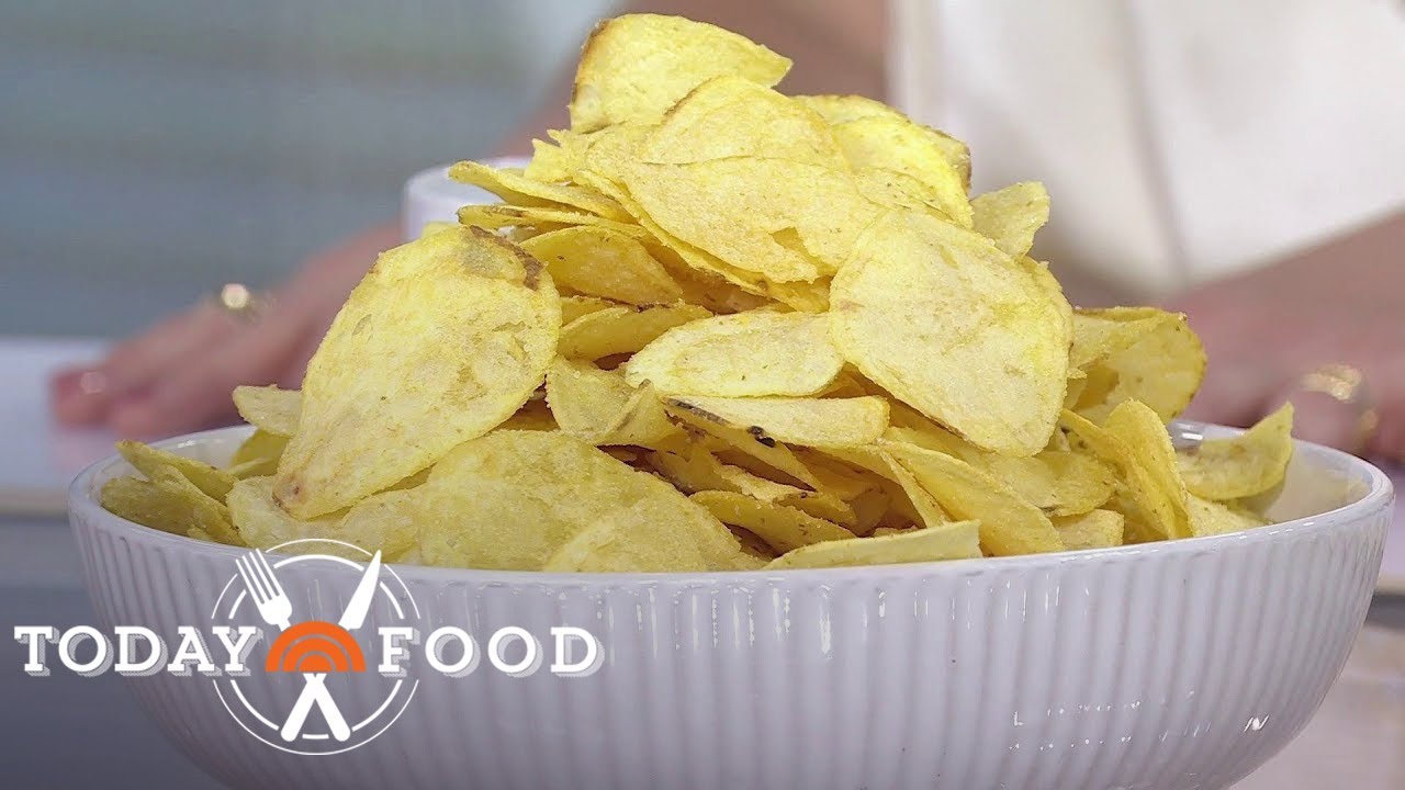 Utz’s releases new lemonade-flavored chips: Jenna and Erin try it