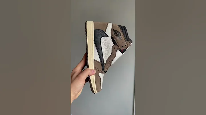 Travis Scott x Air Jordan 1 High OG TS SP CD4487-100 from monicasneakers.vip - 天天要闻