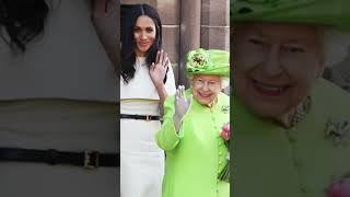 Download Mp3 The late Queen’s most meaningful outfits are getting a new lease of life Gudang lagu Download Mp3 The late Queen’s most meaningful outfits are getting a new lease of life