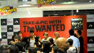 Take-a-pic session with The Wanted in Singapore 2