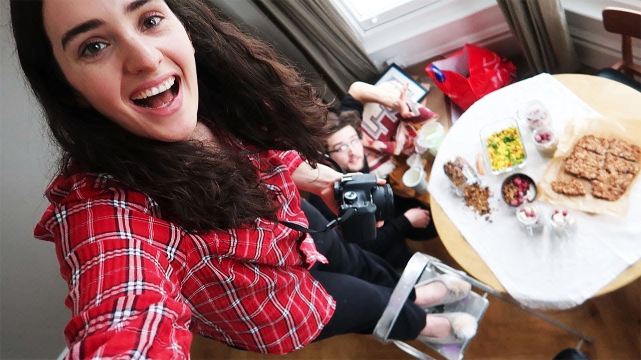 food travel vlogger