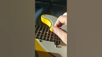 чем отличаются верхние и нижние три струны на гитаре