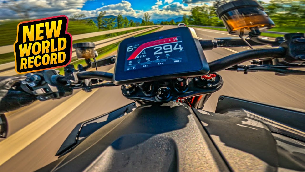 KTM 1390 Superduke R Topspeed run stock Autobahn