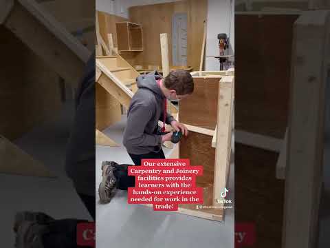 Video: Carpentry sa construction site