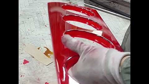 (Working with injection molding machine)