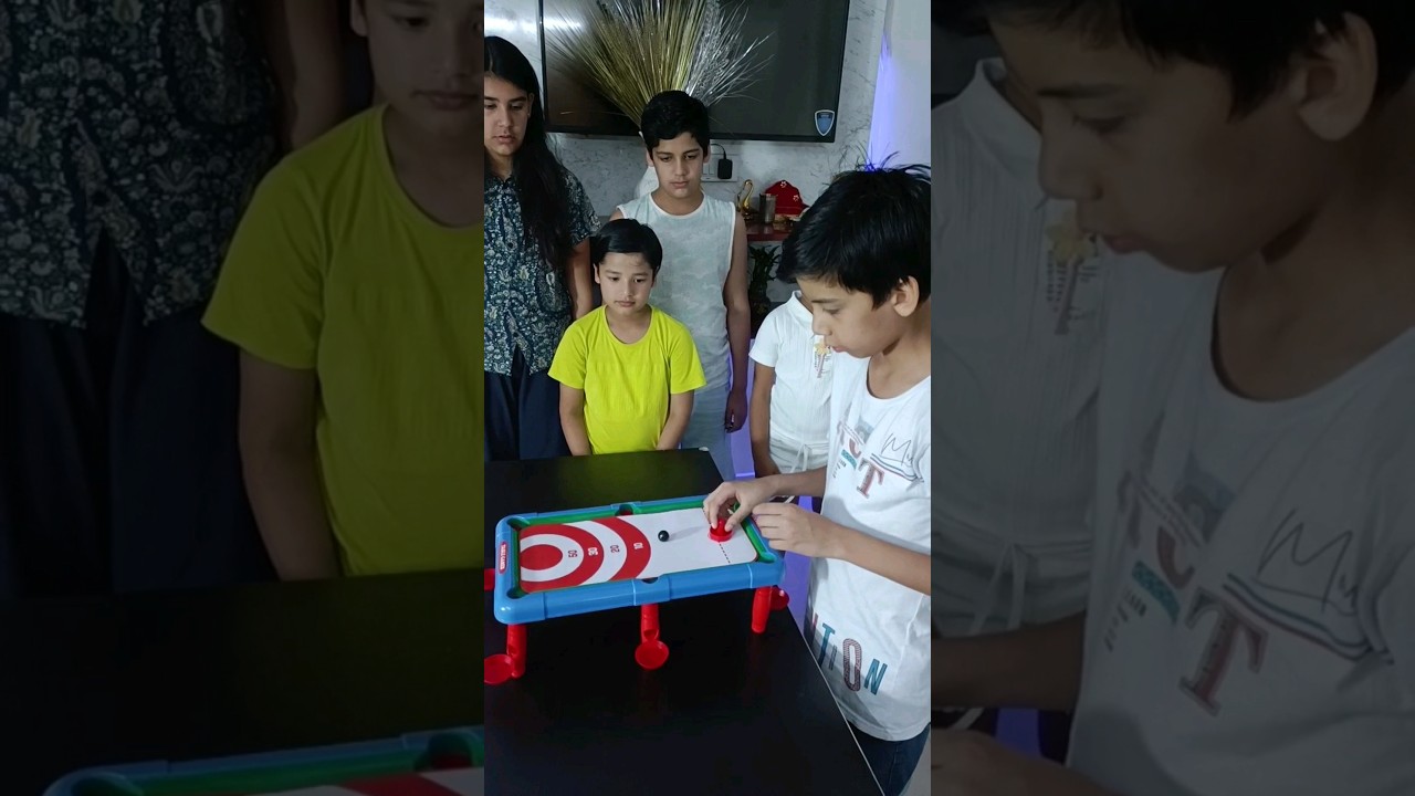 Hit Target win more points, two Players Game Challenge. Family Fun Games Media. 