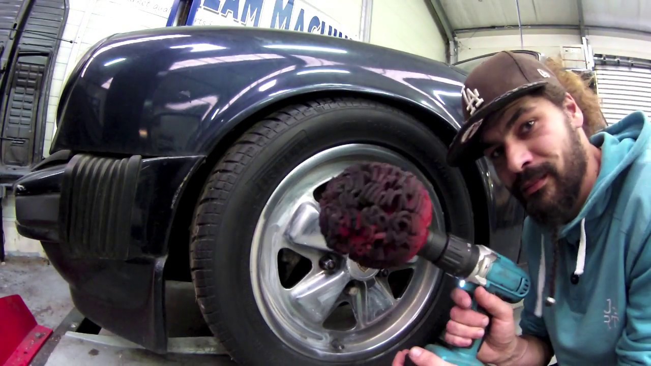 splitsville Porsche 911s revival @ Dream Machine garage