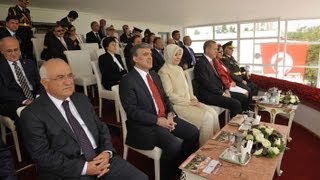 Hurbaşkanı Gül, Atatürk Kültür Merkezinde Geçit Törenini İzledi-30.08.2013