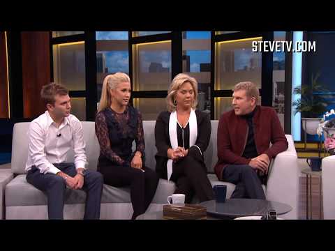 the-chrisley-family-play-steve-harvey's-'rapid-fire-questions'