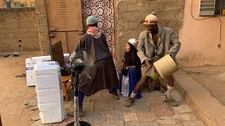 Le Fou Woroli Boua Ladji chasse son bouramousso Basaran de chez lui