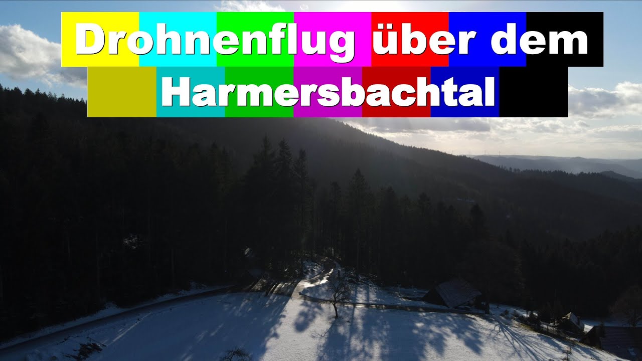 Drohnenflug im mittleren Schwarzwald (nahe Brandenkopf) in ca. 700 Metern Höhe...