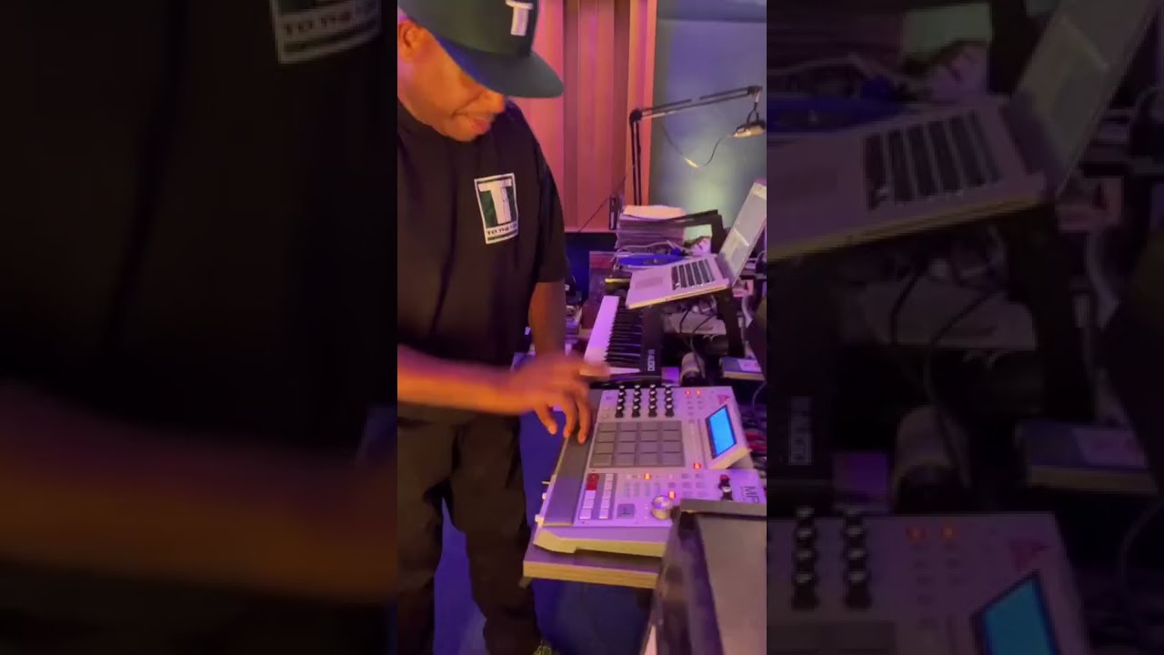 Nas and Dj Premier - Beat Breaks (Video snippet), the official new song drops at midnight