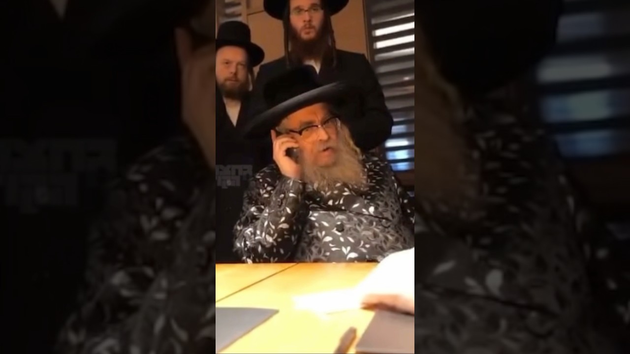 כ"ק האדמו'ר מסאטמאר מברך יהודי בטלפון