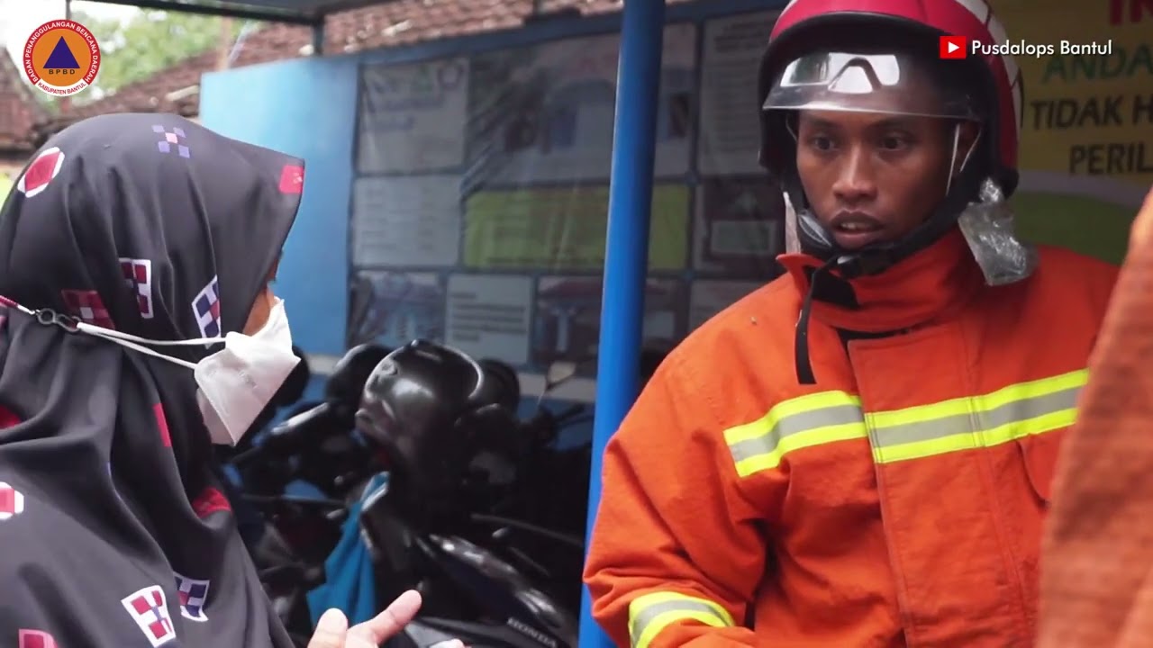 Guru, Karyawan dan Siswa TKIT Al-Farabi Kasihan Bantul Simulasikan Kejadian Kebakaran