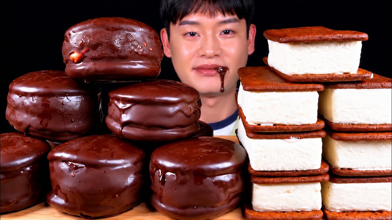 ASMR 연세우유 생초코파이와 아이스 초코쿠키샌드 먹방~!! Chocolate Pie With Chocolate Ice Cream MuKBang~!!