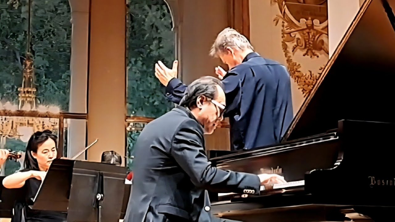 TIAN JIANG - Mozart piano concerto No.23 (Third movement) - YouTube