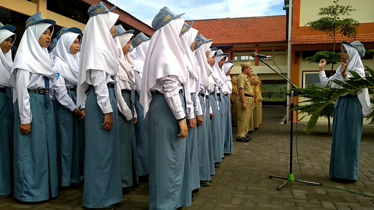 Berkibarlah Bendera Negeriku - YouTube