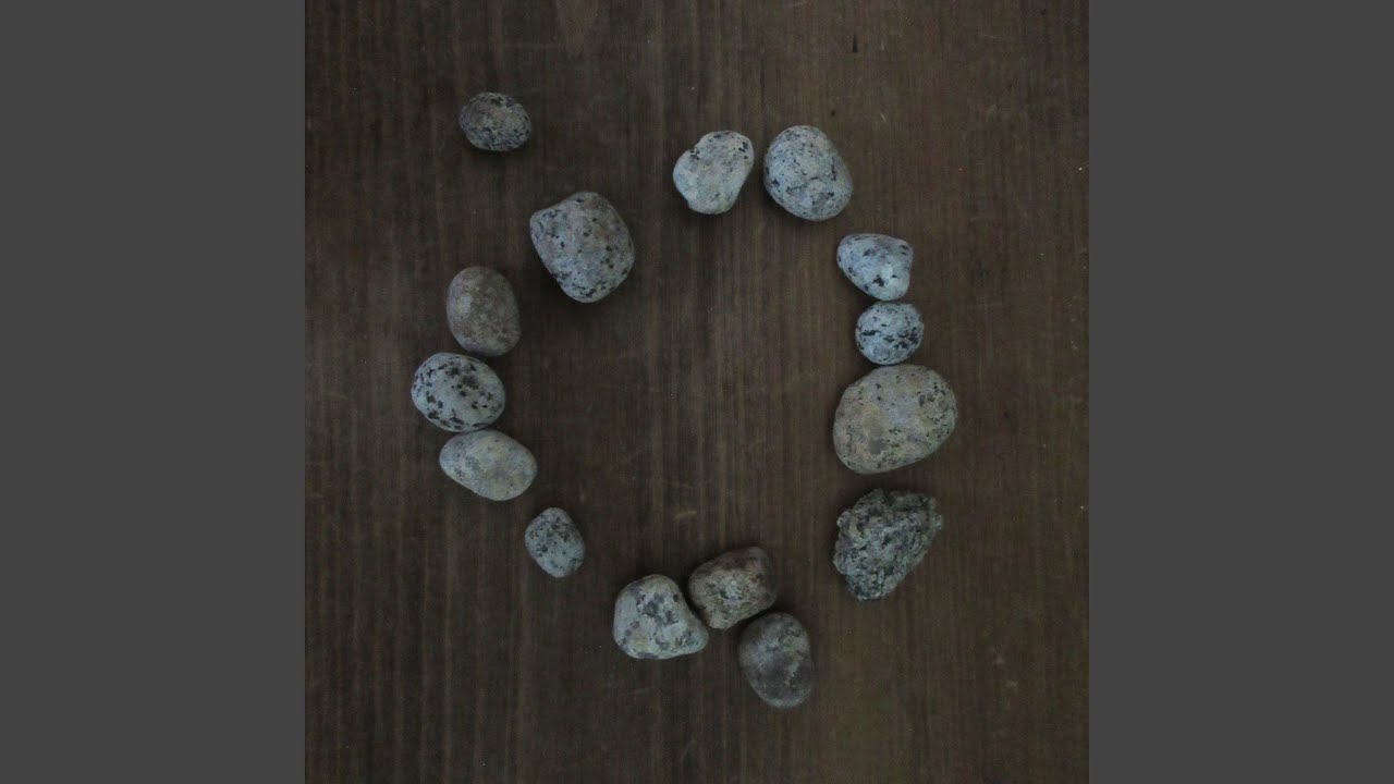 Teeth auf YouTube ansehen Teeth auf YouTube ansehen