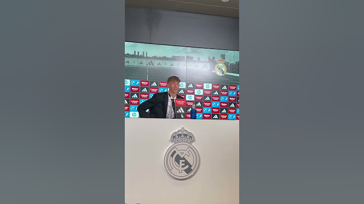 L’entrée de Dean Huijsen pour sa première conférence de presse avec le Real Madrid ! 🔥 #football