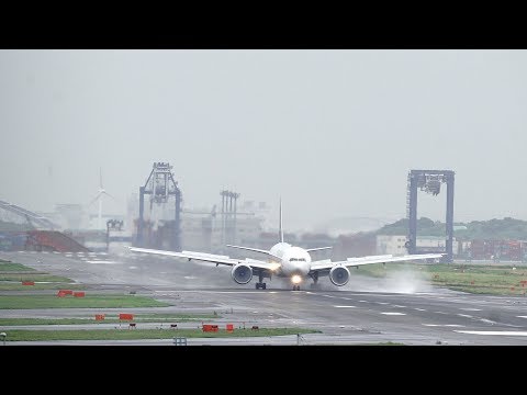 Tokyo Haneda Airport Aircraft Crosswind Landings with ATC some Windshear, Go Arounds airbus a220