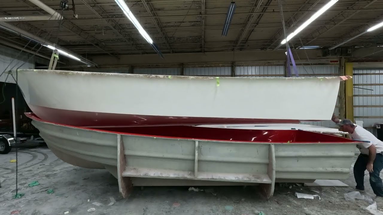 Pulling an Atlas Boatworks 23F from the mold