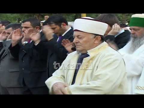 Besimtarët muslimanë festojnë ditën e shënuar të Fiter Bajramit - (19 Gusht 2012)