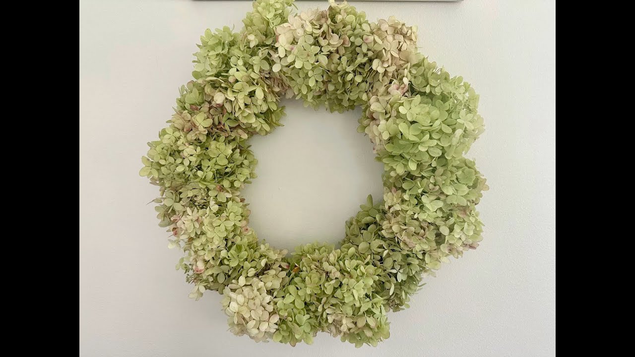A Simple way to make a Lovely Hydrangea Wreath 💕 - YouTube