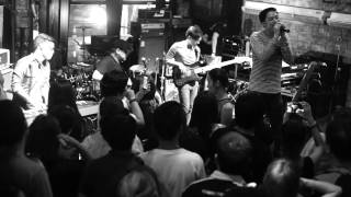 Video thumbnail of "เธอคือใคร - ETC live at Parking Toys"