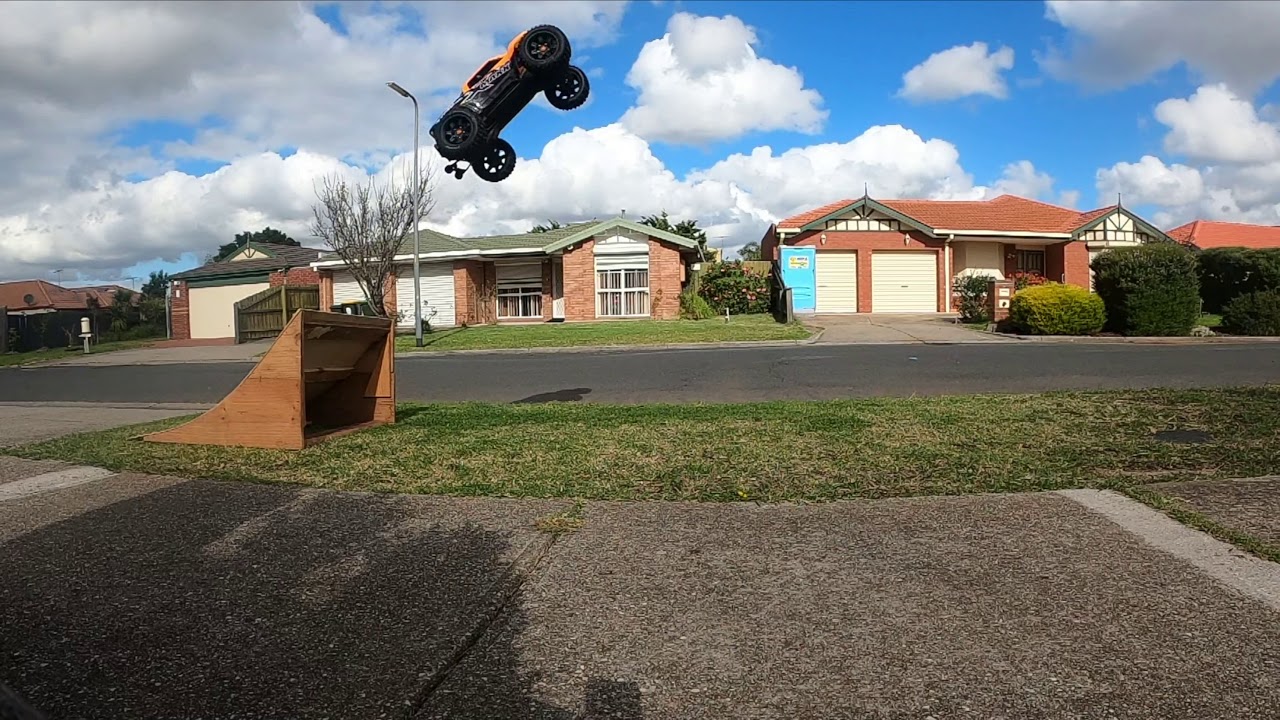 Xmaxx Slow Motion ramp jumps - YouTube