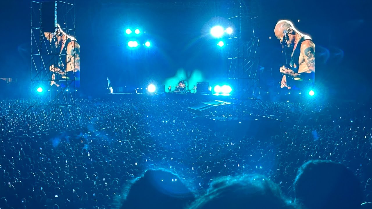 Intro jam e começo de Around the world Red Hot Chili Peppers