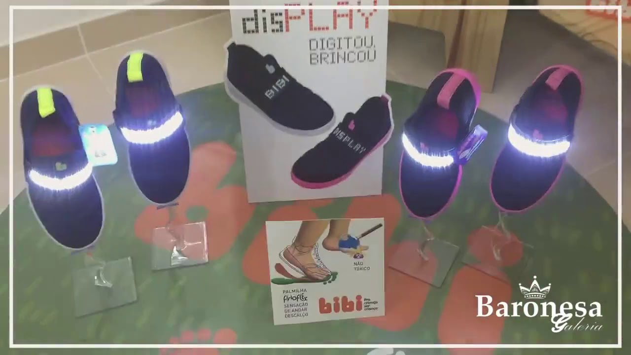 tenis infantil com letreiro