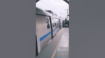 Delhi metro Blue line entering the station #delhi #shorts #youtubeshorts #Delhimetro #metro #train