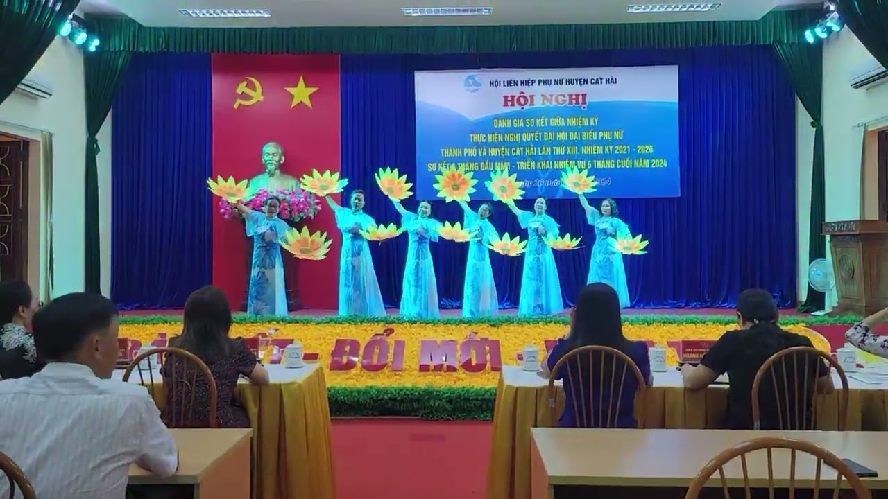 hát về phụ nữ việt nam