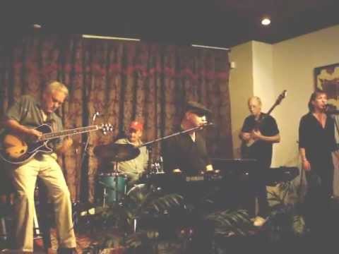 The Groove Dogs at Tala Vera - 4157.wmv
