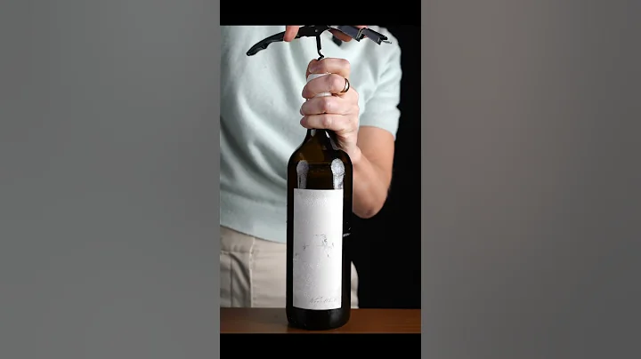 Fastest way to get a wax cap off a wine bottle - DayDayNews