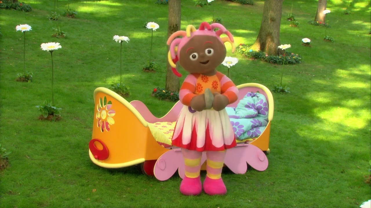 Makka Pakka's Piles of Three | Toddler Learning | Learn with In The Night Garden