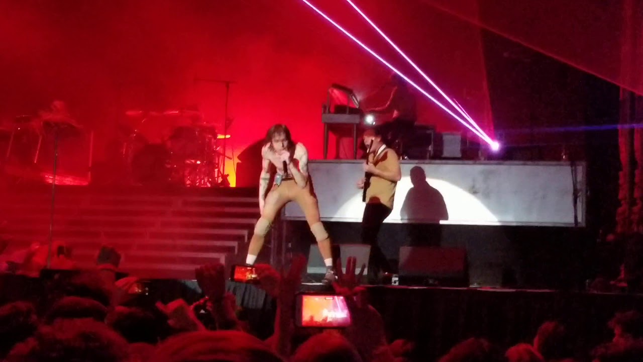 House of Glass Cage the Elephant Aragon Ballroom Chicago 12/11/19