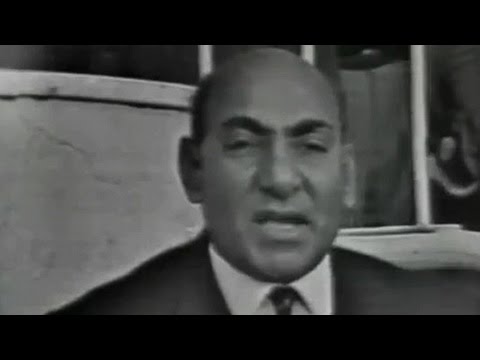 محمد لطيف شيخ المعلقين..الرجل الشامل YouTube player