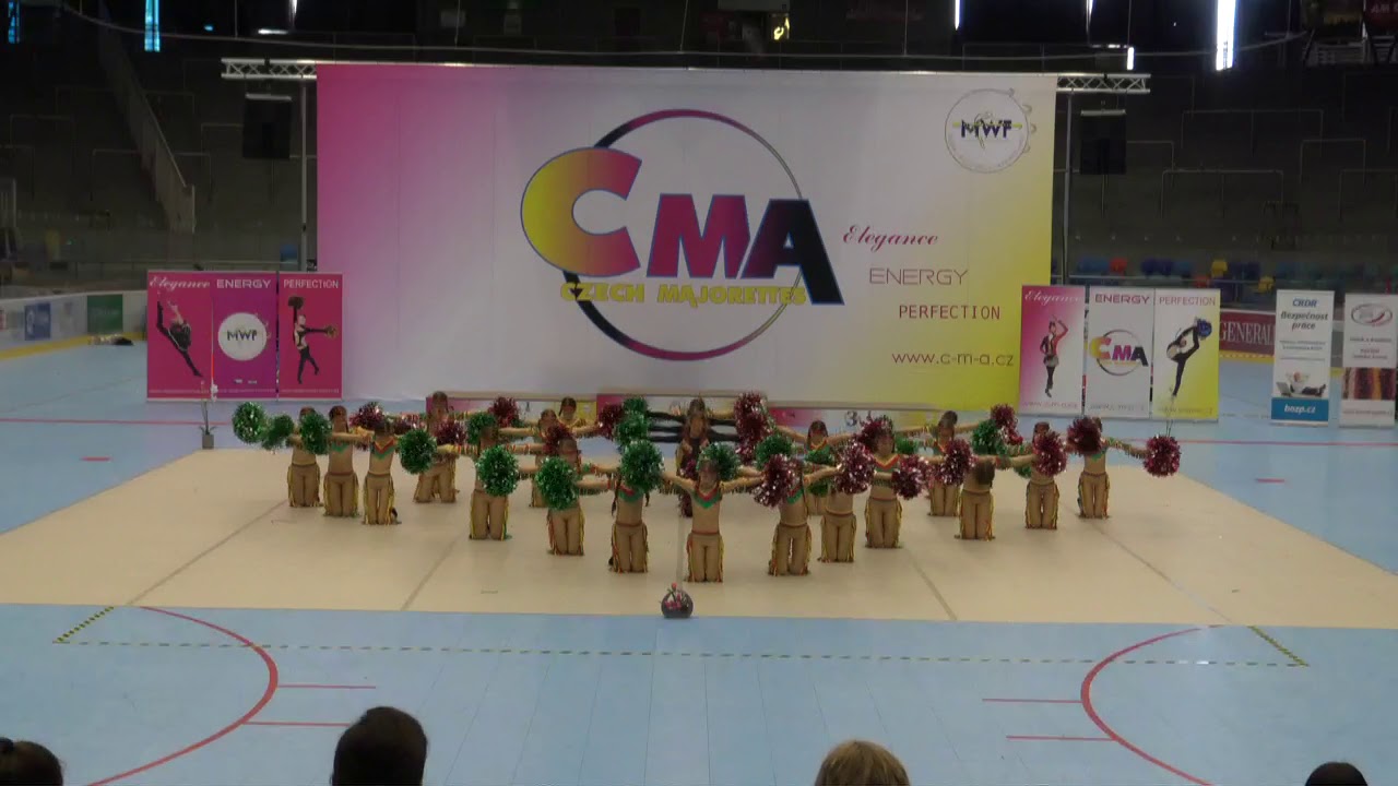 Finále MČR mažoretek CMA 2018 HK - pódio POM kadet A-team 4 HK - 1.místo - mistryně ČR