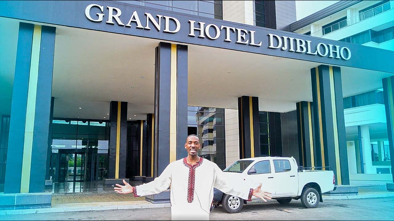 DORMÍ en el hotel MÁS LUJOSO de AFRICA CENTRAL