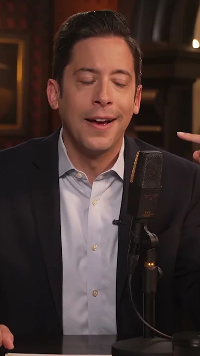 @MichaelKnowles owes @roseannebarr  an apology and a Mayflower Cigar.