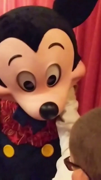 Loved watching talking Mickey interact with Matthew ❤️ #waltdisneyworld #mickeymouse #talking