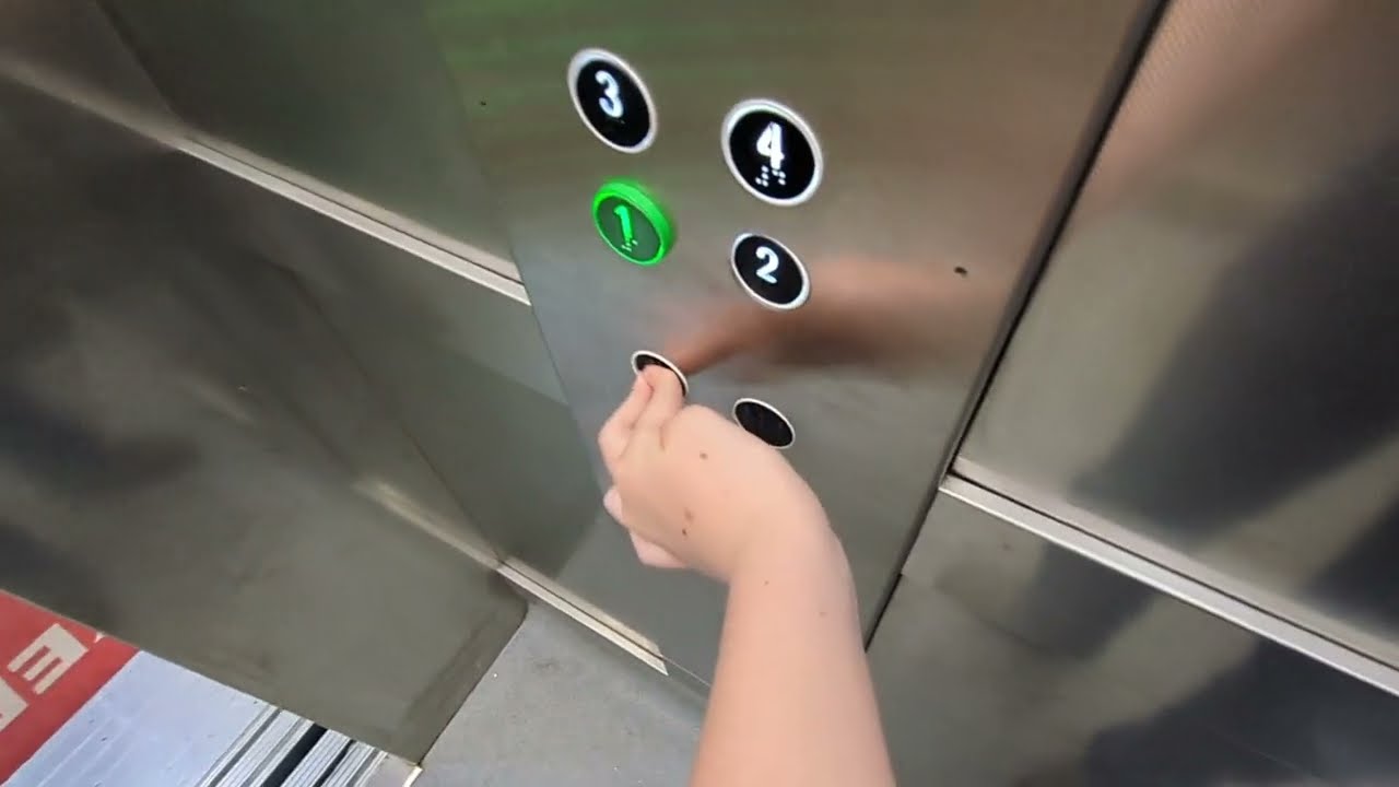 Lift Tour - Broomfield Hospital Near Chelmsford